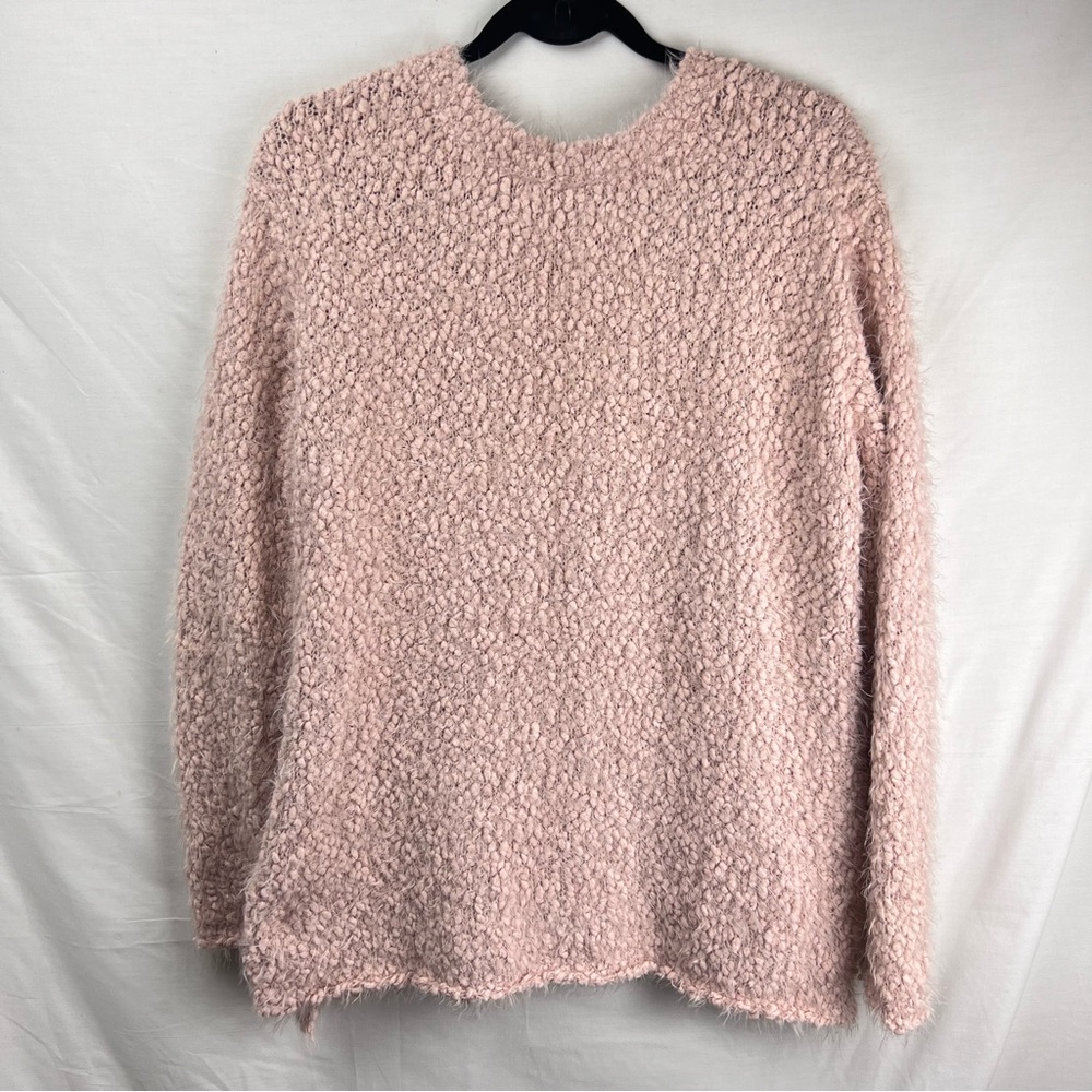 Me to We Women’s Blush Pink Fuzzy Soft Boucle Sweater Scoop Neck Size S - Picture 7 of 9
